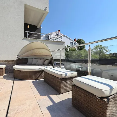 Apartment Alea *