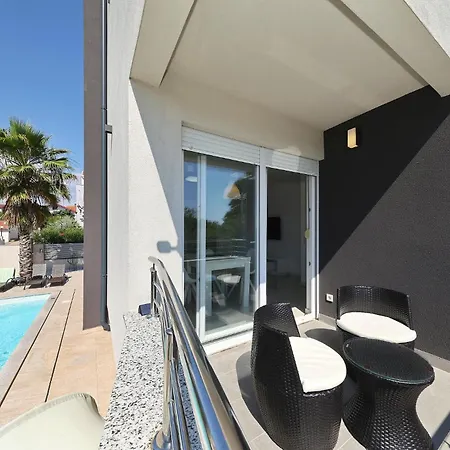 Alea Apartment *